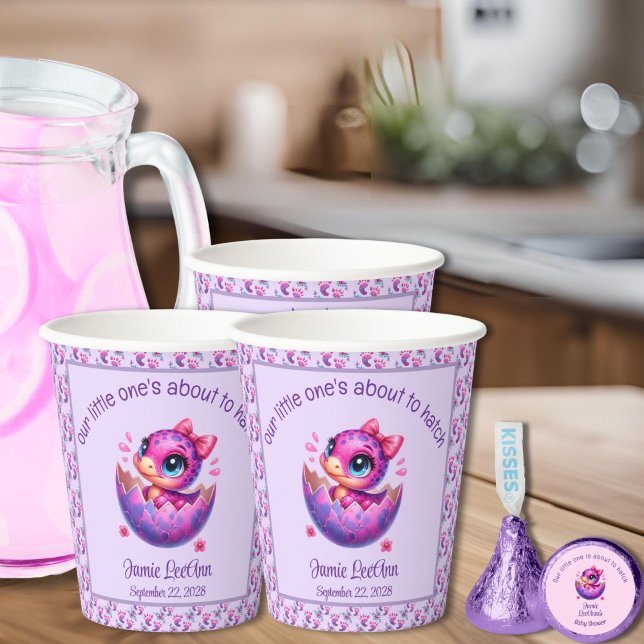 Vasos De Papel Baby Shower de dinosaurios morados "Hatching Pront ("Hatching Soon" Purple Baby Shower Cups for Party)