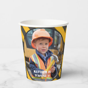 Vasos De Papel Bajo el ataque de cumpleaños de un niño de constru
