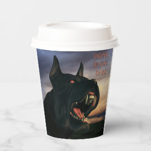 Vasos De Papel Bebe Si Te Atreves. Perro grande y negro