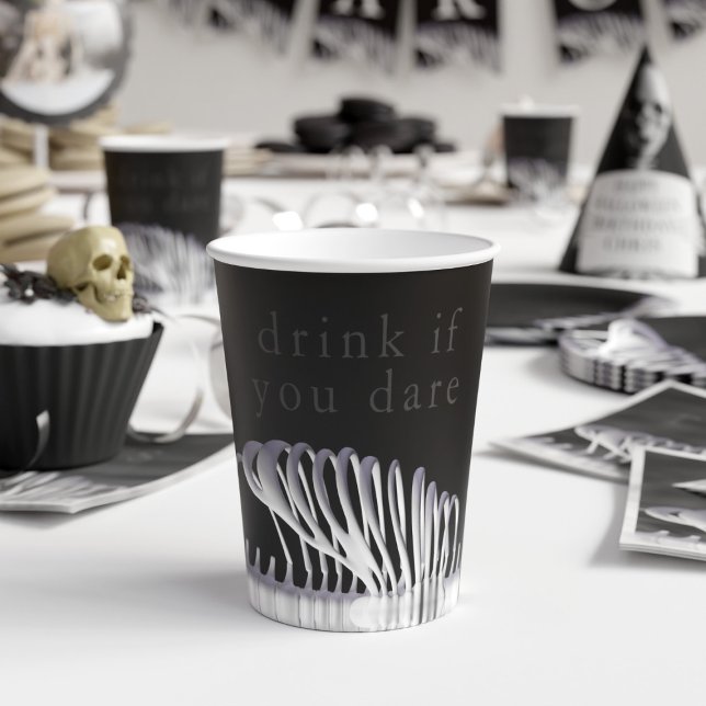 Vasos De Papel Bebida espeluznante de Halloween si te atreves a c (Drink if you dare? A spooky skeleton rib paper cup with text you can customize. Happy Halloween!)