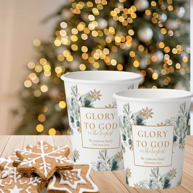Vasos De Papel Biblia de invierno contra Navidades religiosos (Religious Chistmas paper cups with Glory to God Bible verse and winter greenery.)