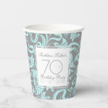 Vasos De Papel Blue Gray Floral 70th Birthday Party Paper Cup<br><div class="desc">Bonito y elegante patrón vintage de flores turquesa en el fondo gris. Sofisticada y femenina copa de papel de cumpleaños número 70 con formas cuadradas transparentes y blancas para los textos. Puede cambiar fácilmente el texto (fuente, color, tamaño y posición) haciendo clic en el botón personalizar. Artículos de fiesta de...</div>