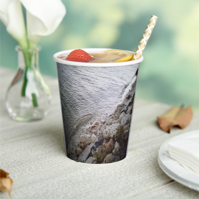 Vasos De Papel Burbujas En La Playa (in situ)