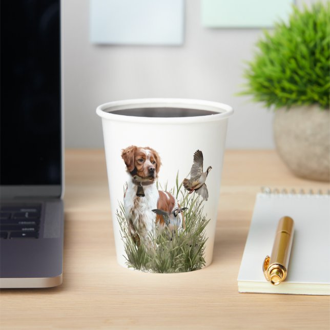 Vasos De Papel Cazando con un perro de Bretaña, arte (in situ)