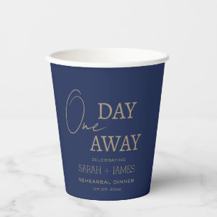 Vasos De Papel Cena de Ensayo de Navaja Elegante Un Día Antes de