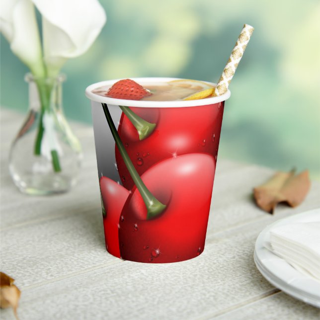 Vasos De Papel Cerezas con gotas de excremento (in situ)