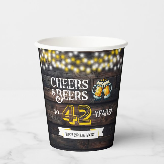 Vasos De Papel Cheers and Beers to 42 Years Rustic Birthday (Anverso)