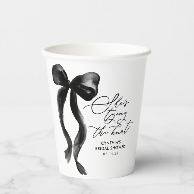 Vasos De Papel Chica de lazo negro está organizando una fiesta de (Anverso)