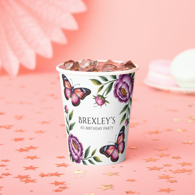 Vasos De Papel Chicas de mariposa y peones primero. Fiesta de cum (in situ)