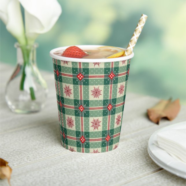 Vasos De Papel Christmas Red Snowflakes Green Checks Pattern (in situ)