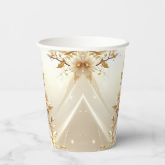 Vasos de papel con flores blancas y doradas