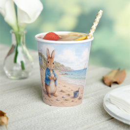 Vasos De Papel Conejo clásico en una playa de arena