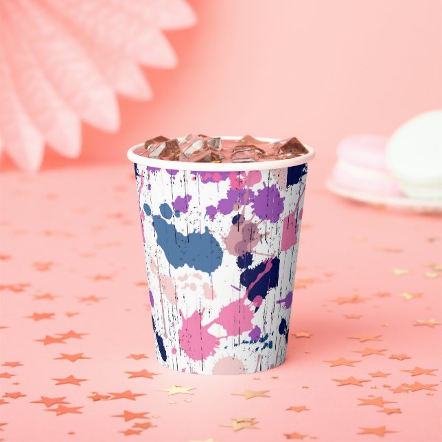 Vasos De Papel Cubos de papel descartados (in situ)