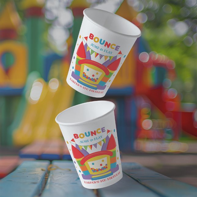 Vasos De Papel Cumpleaños de la Casa Bonza (Let our rainbow bounce house paper cups, help take your little one’s big day to new heights.)