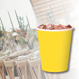 Vasos de papel de color amarillo intenso