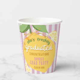 Vasos de papel de graduación con rayas rosadas y l