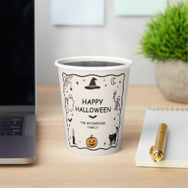 Vasos de papel de Halloween felices dibujados a ma