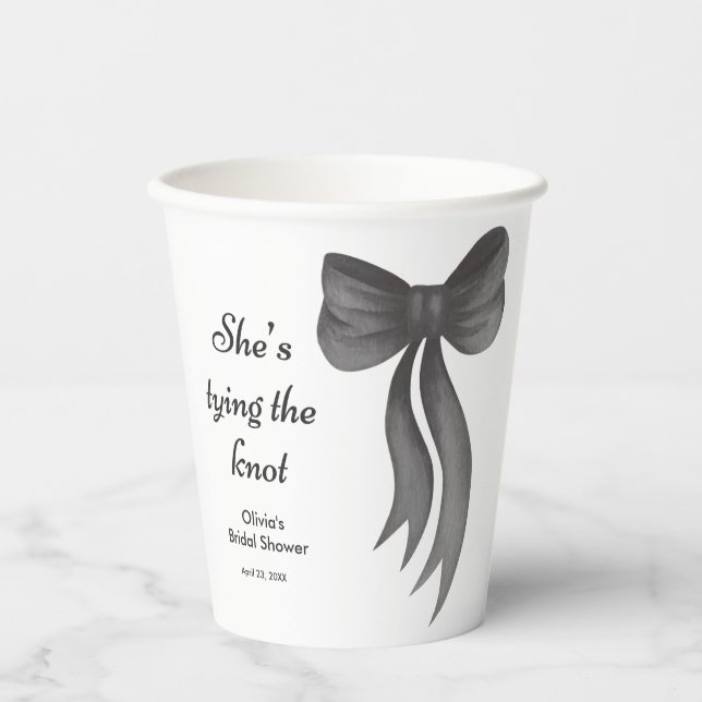 Vasos De Papel Despedida de soltera con lazo negro Está atando el (Anverso)