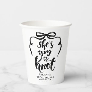 Vasos De Papel Ducha de Novia con Lazo Negro Ella Está Atando el
