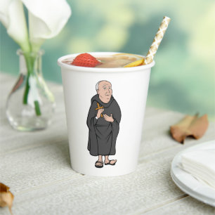 Vasos De Papel El monje sostiene la cruz en una religión religios