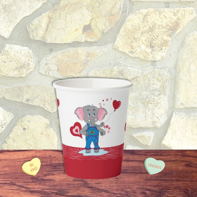 Vasos De Papel Elefantes personalizados | Copa de Corazones Rojo  (Adorable red and white paper cups with a cartoon elephant holding flowers . )