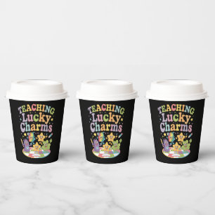 Vasos De Papel Enseñando Lucky Charms al profesor el día de San P