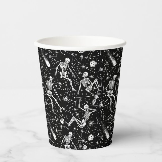 Vasos De Papel Esqueletos en el fondo del espacio (Anverso)