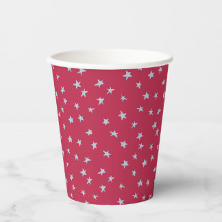 Vasos De Papel Estrellas Azules Garabateadas sobre Rojo