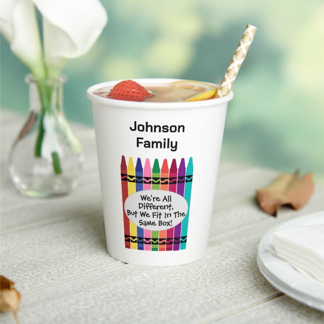 Vasos De Papel Family Reunion Paper Coffee Cups (in situ)