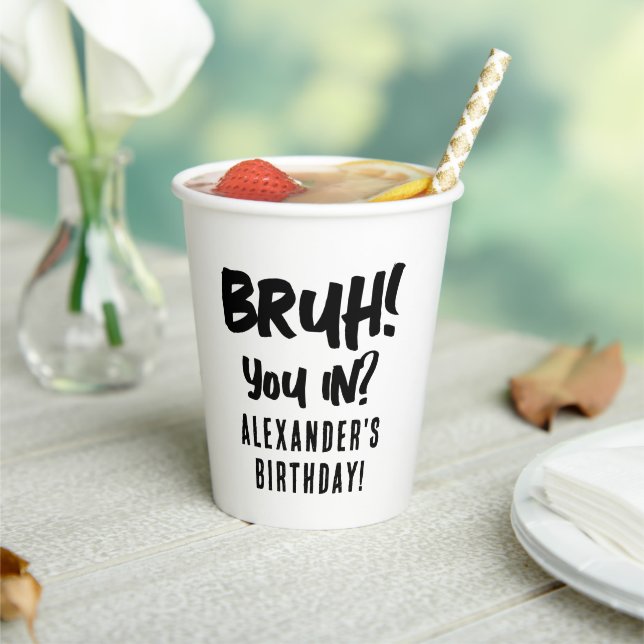 Vasos De Papel Feliz cumpleaños, adolescente de Bruh Boy (in situ)