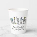 Vasos De Papel Feliz Hanukkah desde Nueva York, NYC Chanukah<br><div class="desc">El Design presenta un original ilustracion con lápiz y tinta de varios monumentos de la ciudad de Nueva York, incluyendo la Estatua de la Libertad, el Arco de Washington Square y el Puente de Brooklyn, "vestido" para la temporada de fiestas. Ideal para celebrar Hanukkah y las fiestas judías. Este diseño...</div>