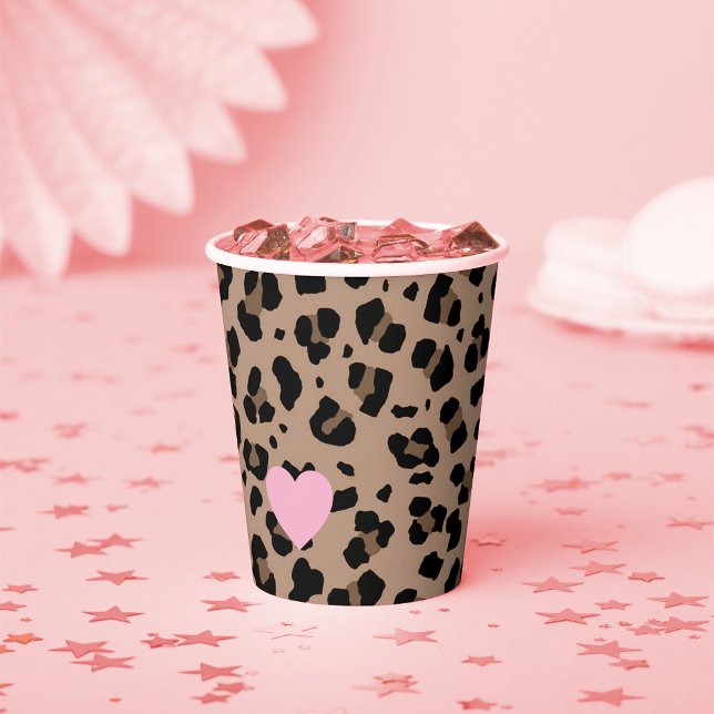 Vasos De Papel Fiesta leopardo y rosa (Leopard Print Party Paper Cups Featuring an adorable tiny pink heart)