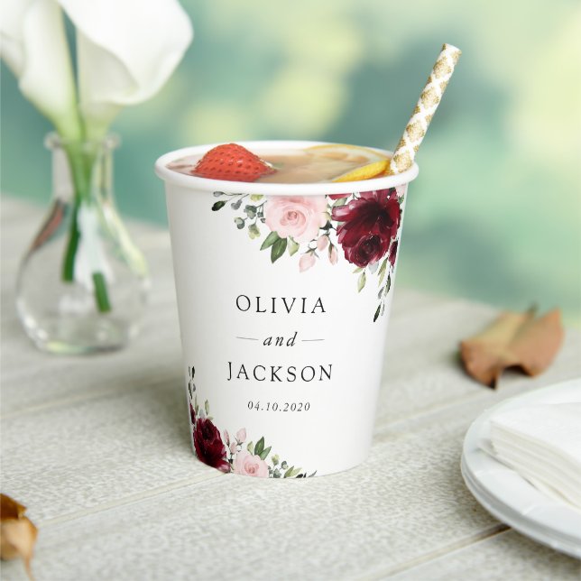 Vasos De Papel Flores de Borgoña, flores rosas, vegetación, Boda (in situ)