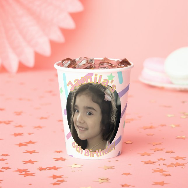 Vasos De Papel Foto de Sprinkles de Pastel de Helado (in situ)