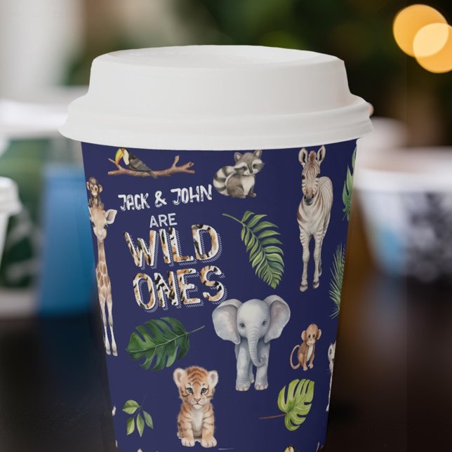 Vasos De Papel Gemelos silvestres, animales de la selva azul de l (Twins navy blue wild one, safari animals, baby boys birthday paper cups.)