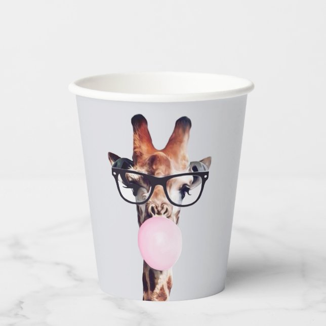 Vasos De Papel Giraffe con gafas soplando un chicle rosa (Anverso)