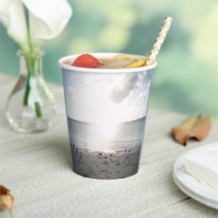 Vasos De Papel Gloria De Sol En La Playa