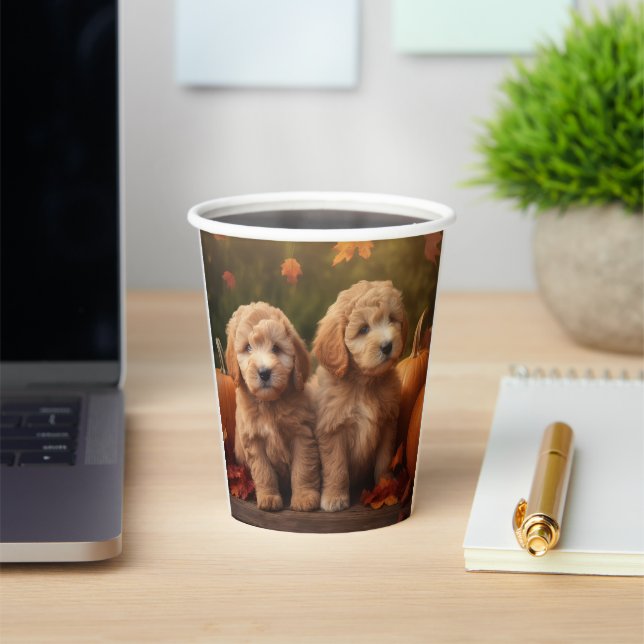 Vasos De Papel Goldendoodle Puppy Autumn Delight Pumpkin (in situ)