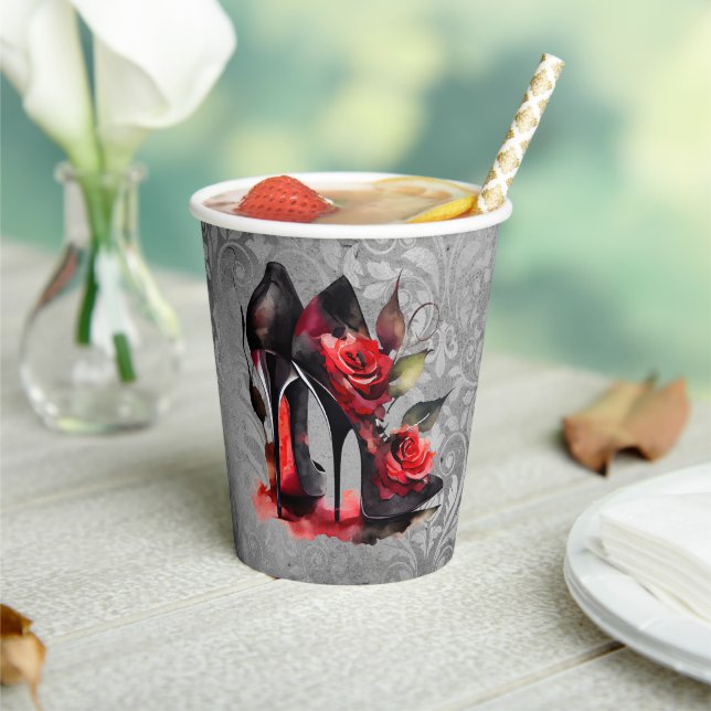 Vasos De Papel Gótico Fashionista Rojo abajo Stilettos con Rosas (in situ)