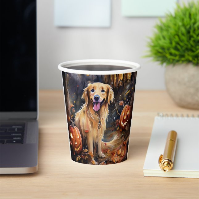 Vasos De Papel Halloween Golden Retriever con calabazas aterrador (in situ)