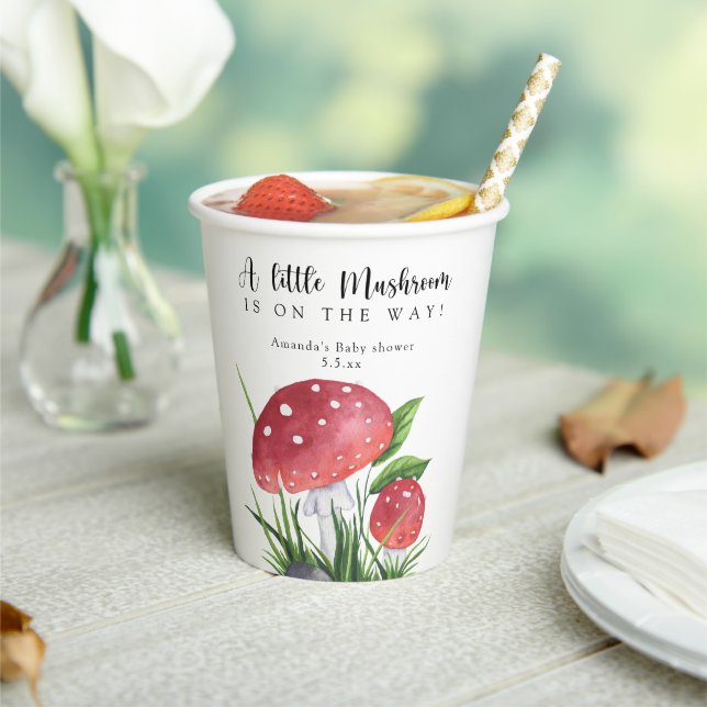 Vasos De Papel ¡La mosca acuática agaric está en camino! (in situ)