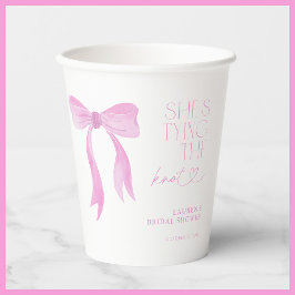 Vasos De Papel Lazo Rosa Ella Está Atándose Al Nudo Desayuno Nupc