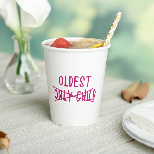 Vasos De Papel Lo más viejo con sólo un niño cruzado (in situ)