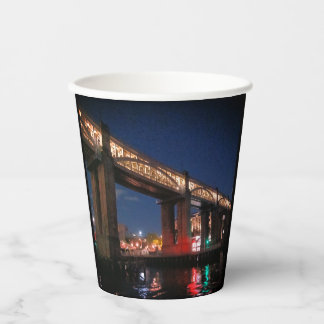 Vasos De Papel Luces bajo el puente