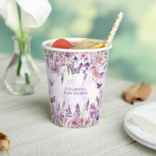 Vasos De Papel Mariposas y flores silvestres púrpuras suntuosas (in situ)
