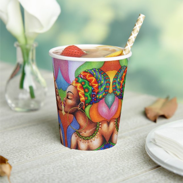 Vasos De Papel Mujer africana con tejidos tradicionales de cera (in situ)