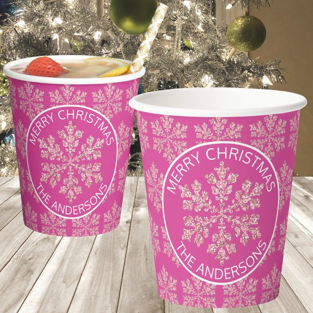 Vasos De Papel Navidades festivos de Snowflake Berry Bling Cute (Paper cups in a festive pink Christmas theme add a little fun and are easy to personalize)