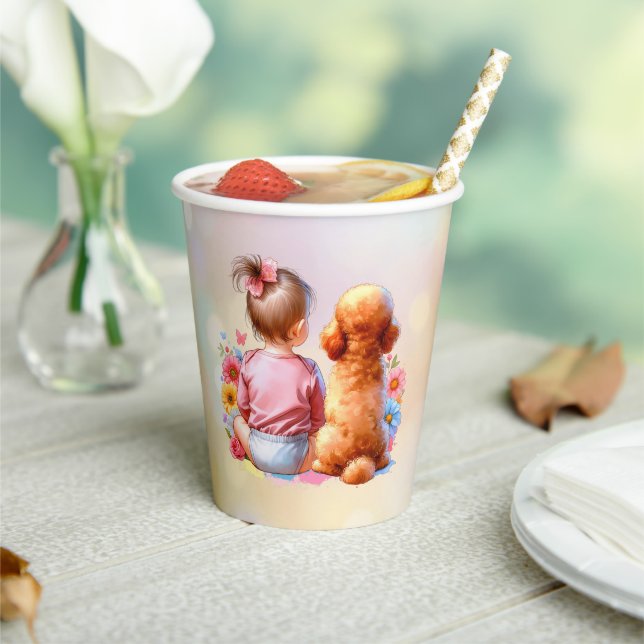 Vasos De Papel Niña bebé y un perro canicot (in situ)