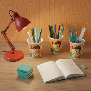 Vasos De Papel Niña estudiando en escritorio haciendo tareas