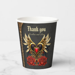 Vasos De Papel Nudos celtas y un corazón de elegancia gótica.